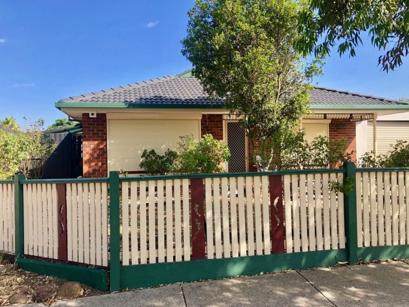 16 Sommeville Drive, Roxburgh Park VIC 3064