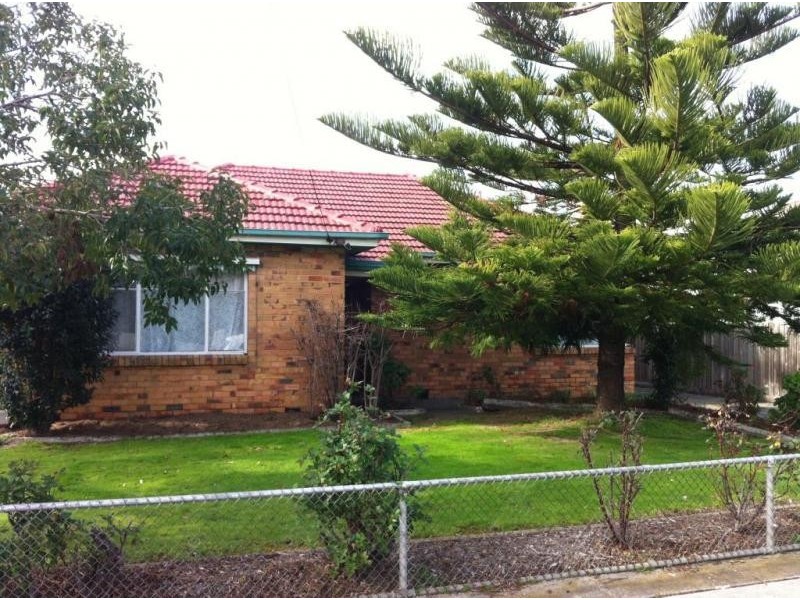 82 West Street, Hadfield VIC 3046