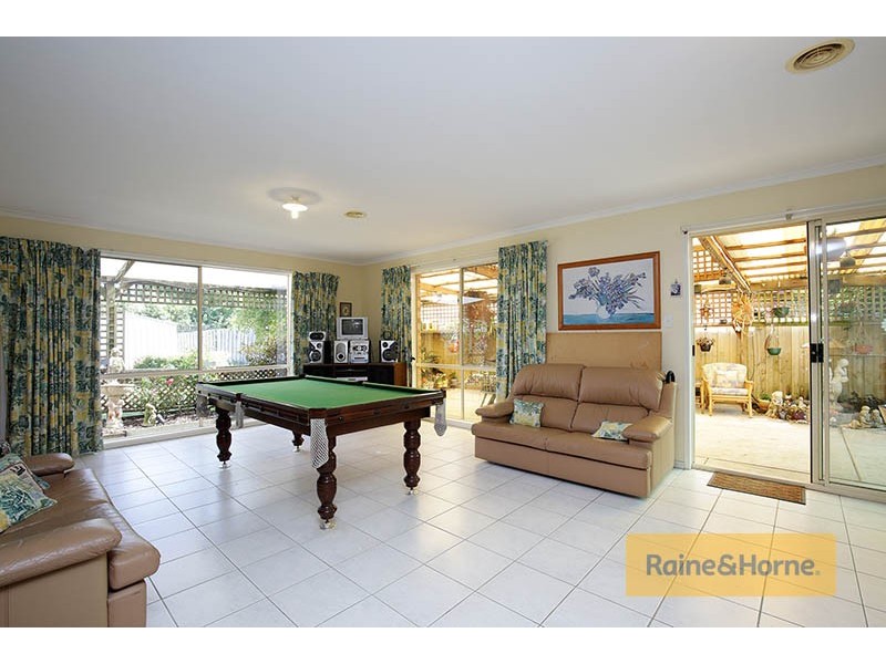 3 Claridge Avenue, Roxburgh Park VIC 3064