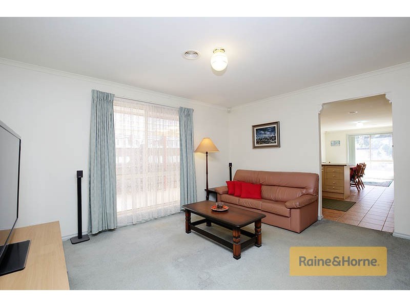 8 Vela Place, Roxburgh Park VIC 3064