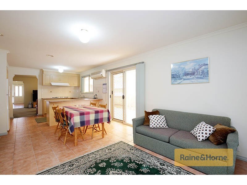 8 Vela Place, Roxburgh Park VIC 3064