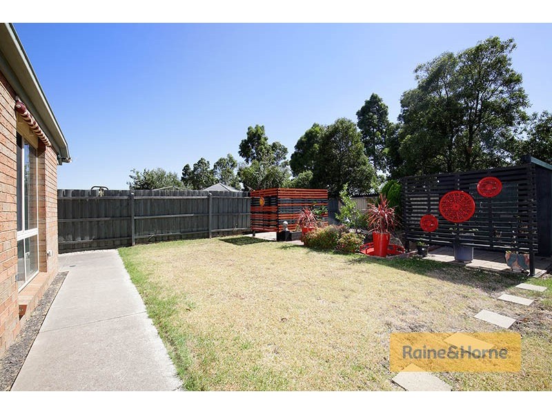 8 Vela Place, Roxburgh Park VIC 3064