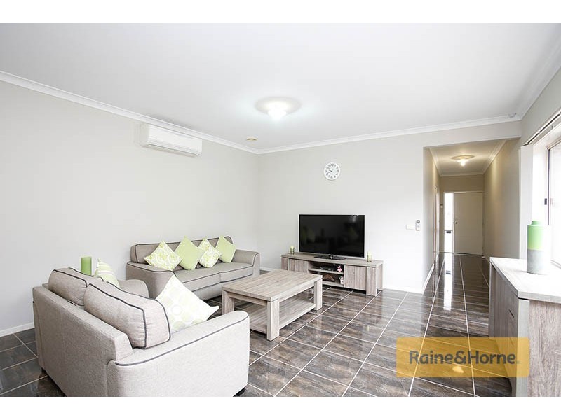 10 Lewisham Place, Craigieburn VIC 3064