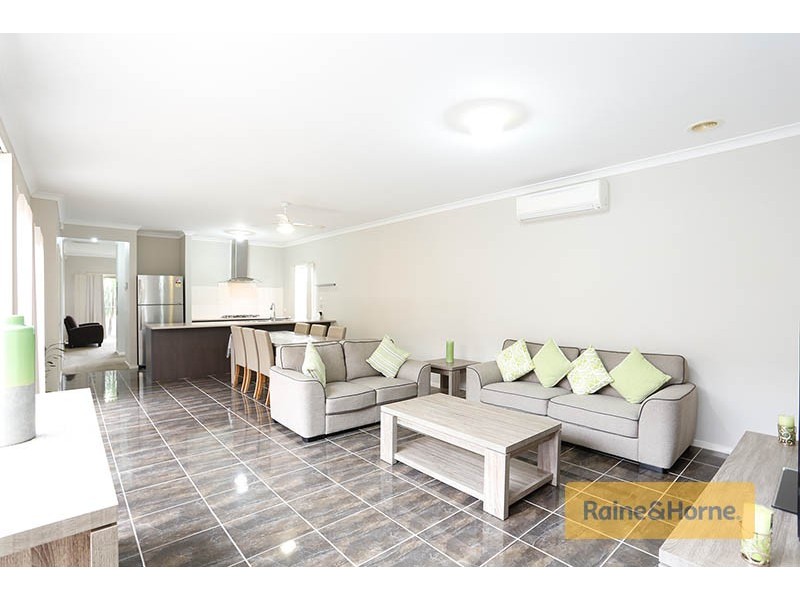 10 Lewisham Place, Craigieburn VIC 3064