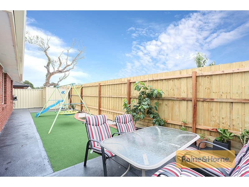 9 Armstrong Court, Roxburgh Park VIC 3064