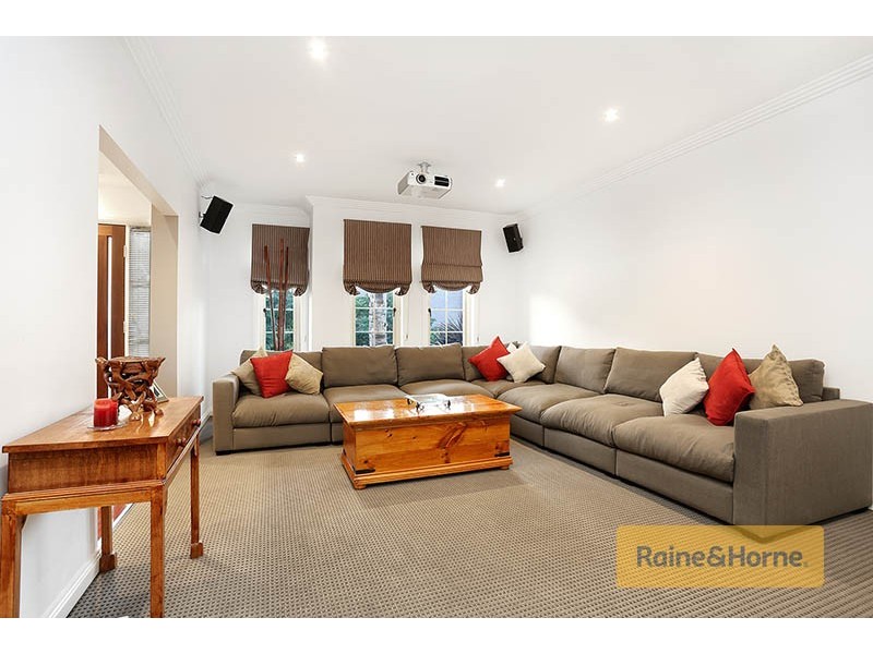 36 Stillwell Crescent, Roxburgh Park VIC 3064