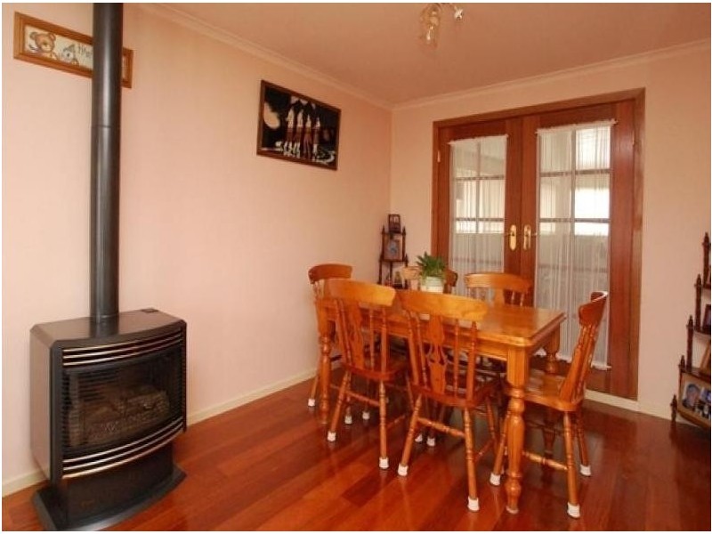 15 Molineux Way, Roxburgh Park VIC 3064