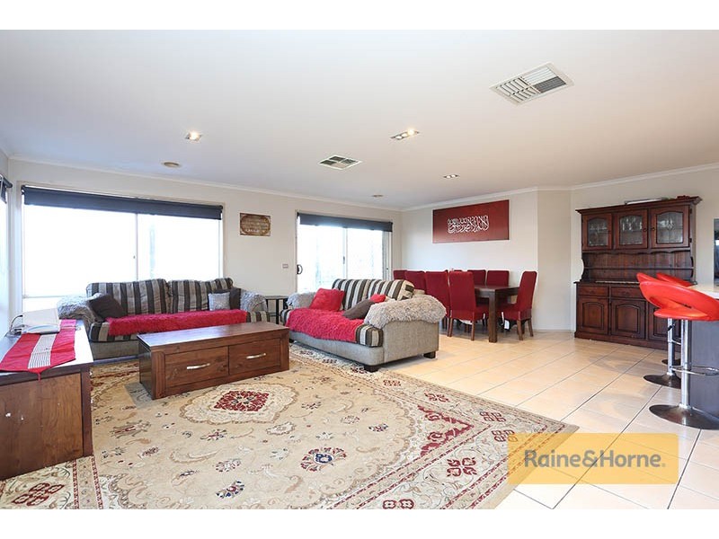 3 Turia Grove, Roxburgh Park VIC 3064