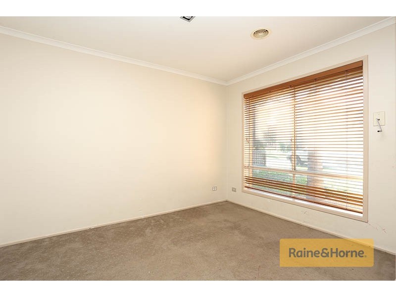 3 Turia Grove, Roxburgh Park VIC 3064