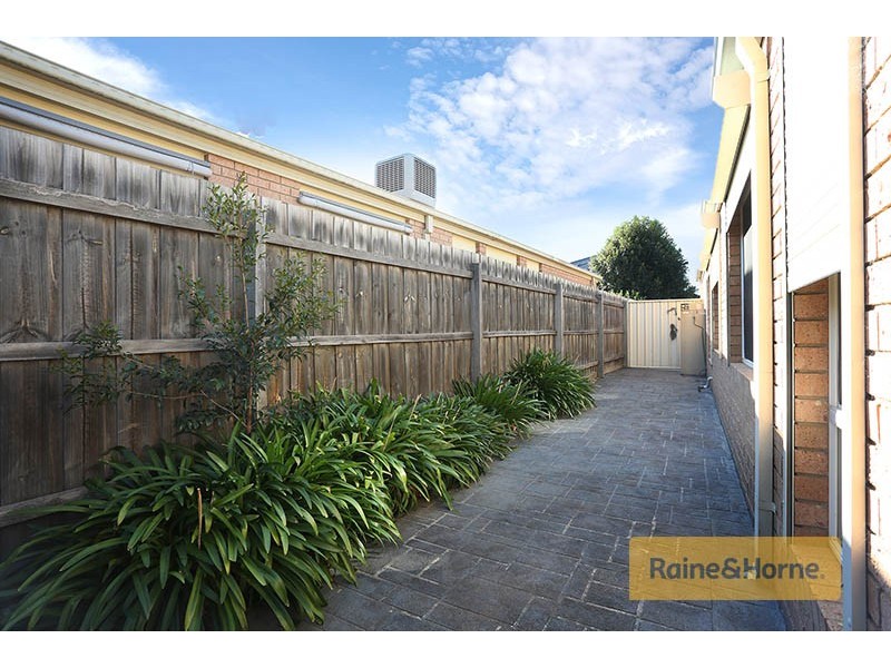 3 Turia Grove, Roxburgh Park VIC 3064