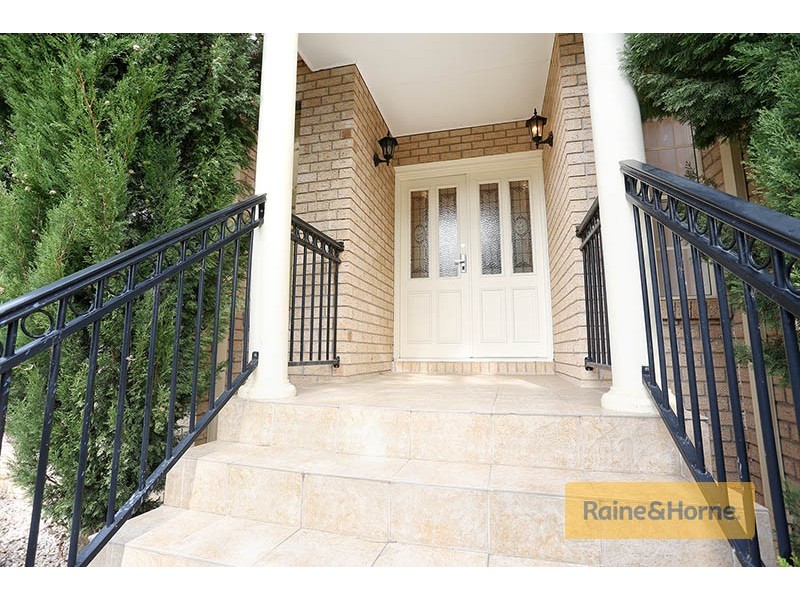 3 Gaussberg Walk, Roxburgh Park VIC 3064