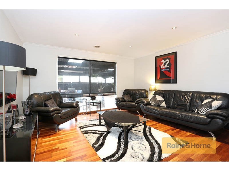 10 Huntingdale Court, Craigieburn VIC 3064