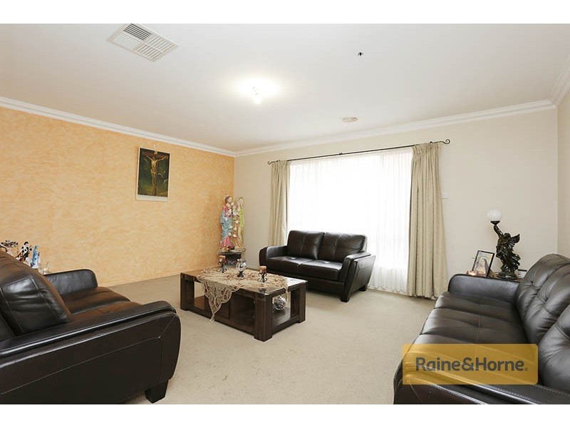 12 Chesterville Court, Roxburgh Park VIC 3064