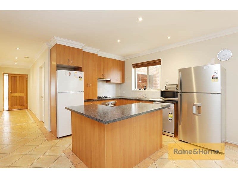 12 Chesterville Court, Roxburgh Park VIC 3064