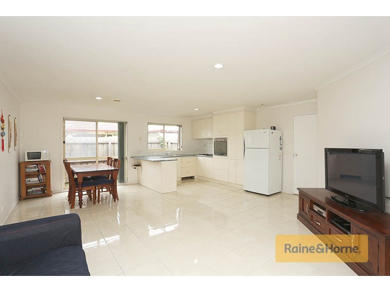 34 Murchison Drive, Roxburgh Park VIC 3064