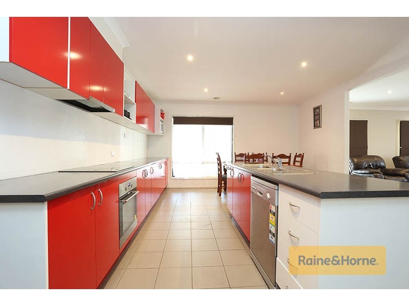 61 Flagstaff Loop, Craigieburn VIC 3064