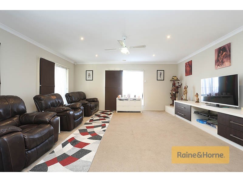 61 Flagstaff Loop, Craigieburn VIC 3064
