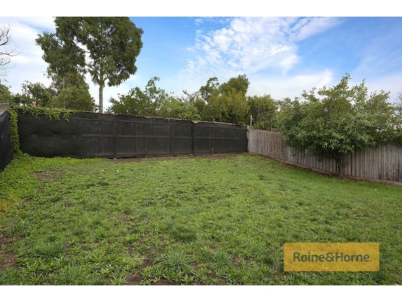 15 Thompson Crescent, Roxburgh Park VIC 3064