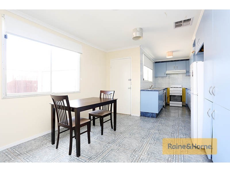 2 Navarre Court, Meadow Heights VIC 3048