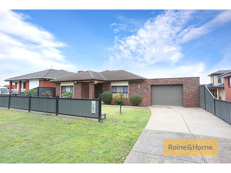 7 Dalton Court, Meadow Heights VIC 3048