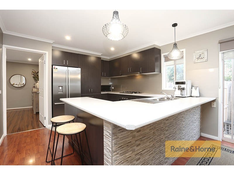 8 Emerson Court, Roxburgh Park VIC 3064