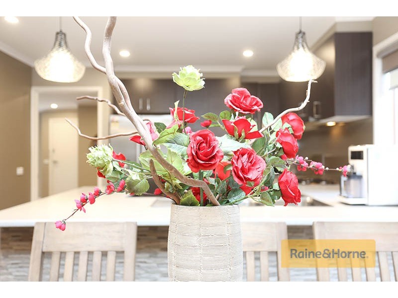 8 Emerson Court, Roxburgh Park VIC 3064