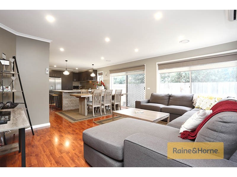 8 Emerson Court, Roxburgh Park VIC 3064