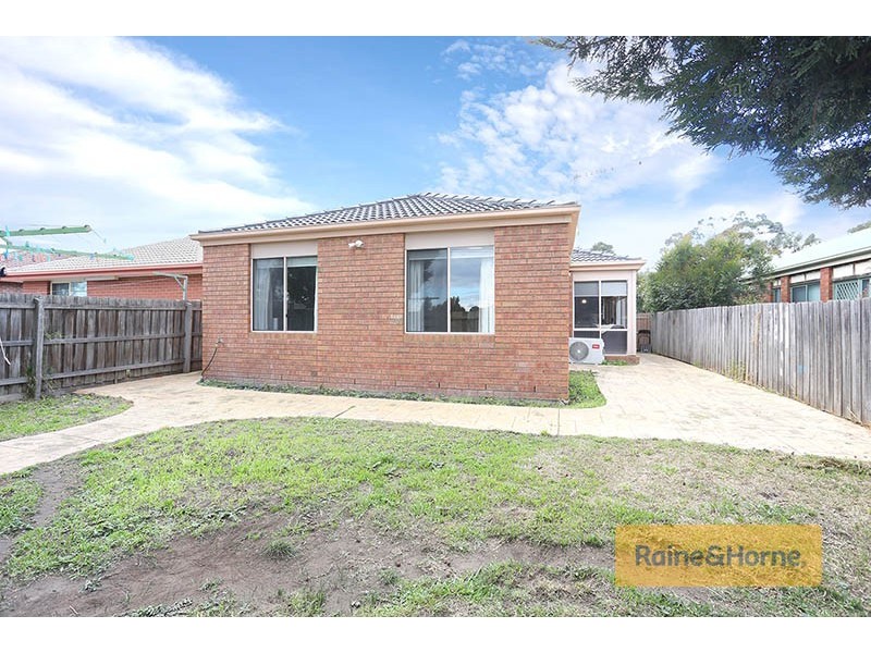 8 Emerson Court, Roxburgh Park VIC 3064