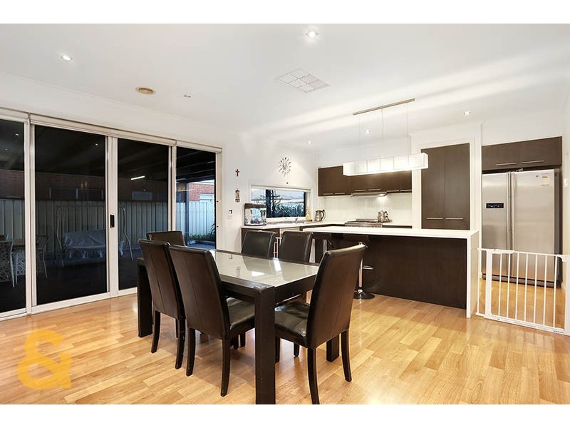 77 Lockwood Drive, Roxburgh Park VIC 3064