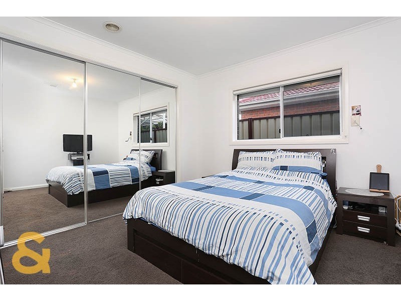 77 Lockwood Drive, Roxburgh Park VIC 3064