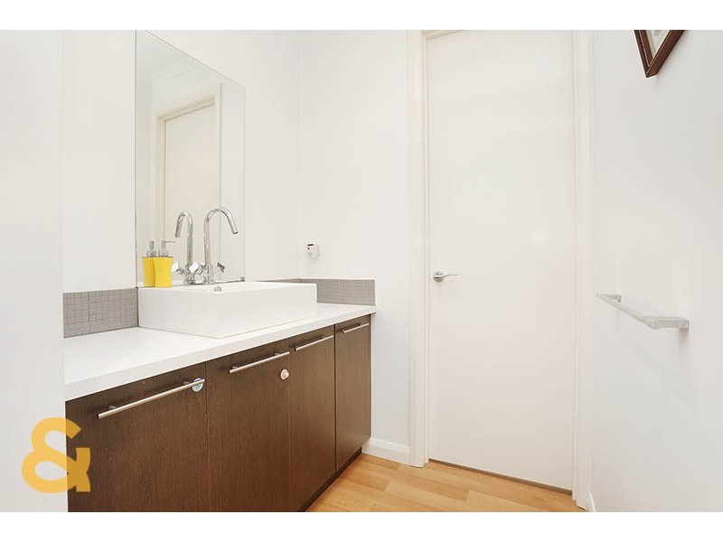 77 Lockwood Drive, Roxburgh Park VIC 3064