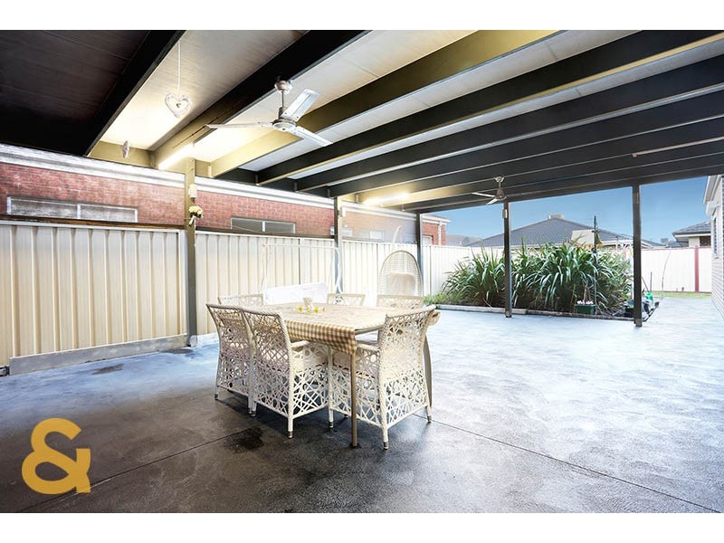 77 Lockwood Drive, Roxburgh Park VIC 3064