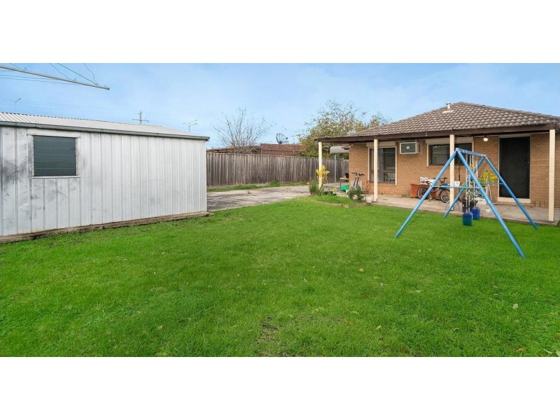 4 Chilwell Court, Meadow Heights VIC 3048