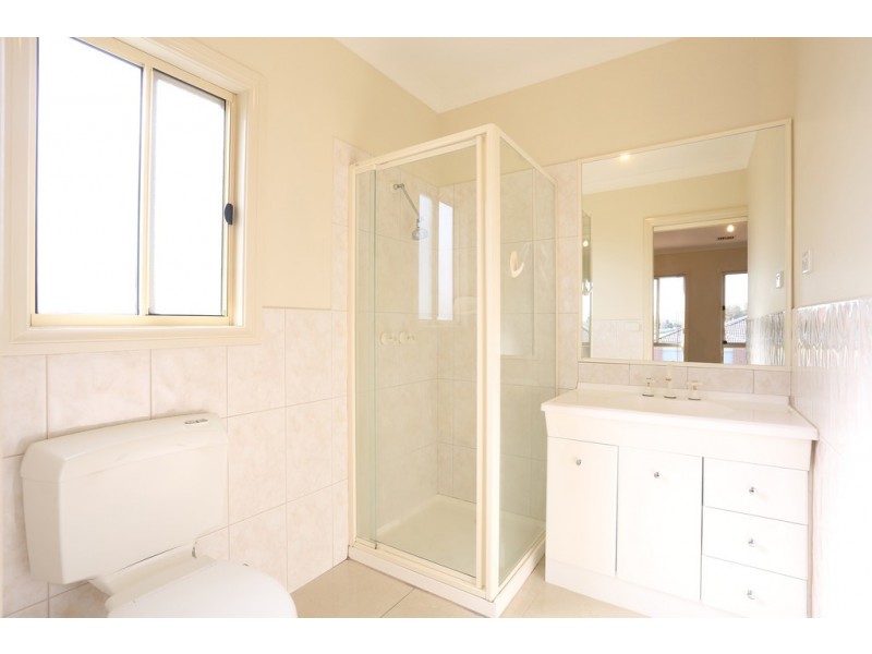 18 Yellowstone Court, Roxburgh Park VIC 3064