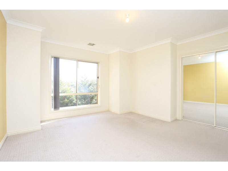 18 Yellowstone Court, Roxburgh Park VIC 3064