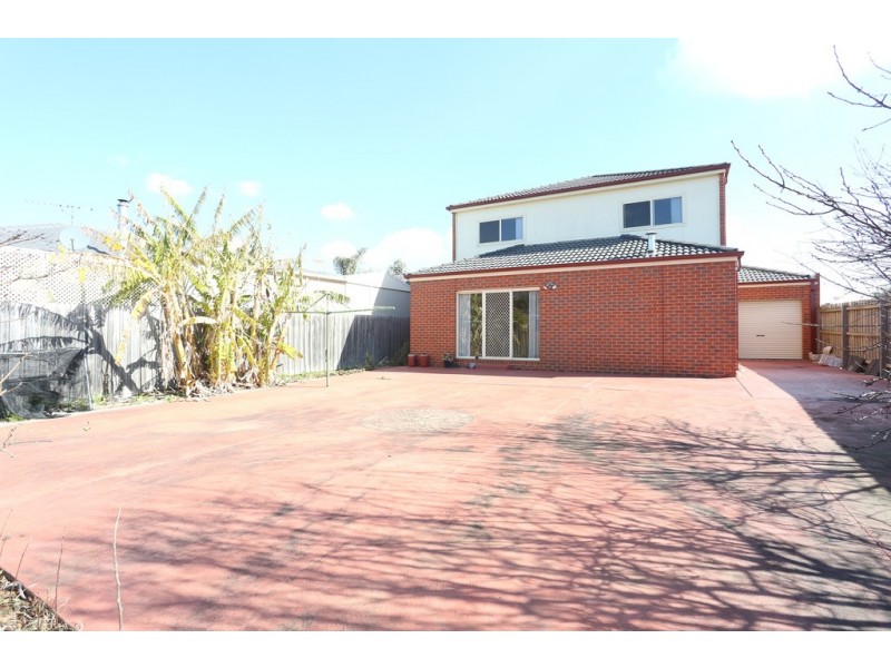 18 Yellowstone Court, Roxburgh Park VIC 3064