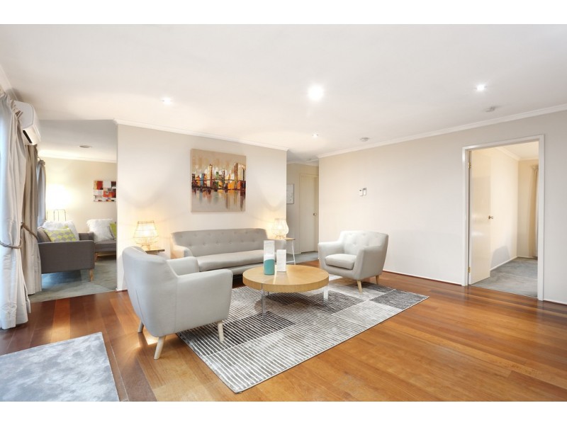 16 Sandover Drive, Roxburgh Park VIC 3064