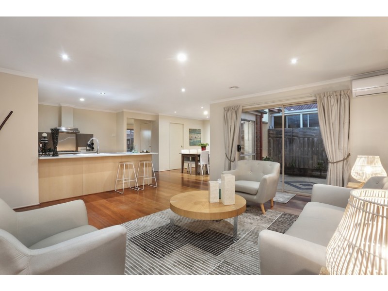 16 Sandover Drive, Roxburgh Park VIC 3064