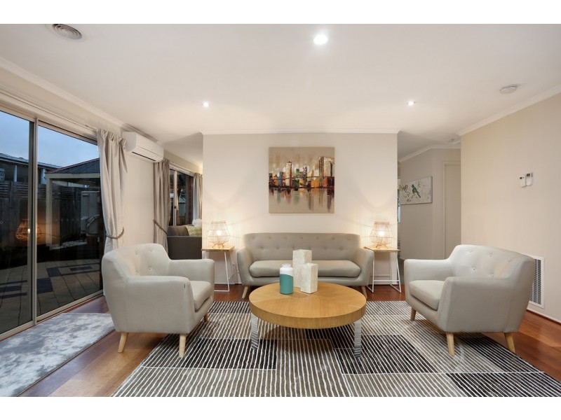 16 Sandover Drive, Roxburgh Park VIC 3064