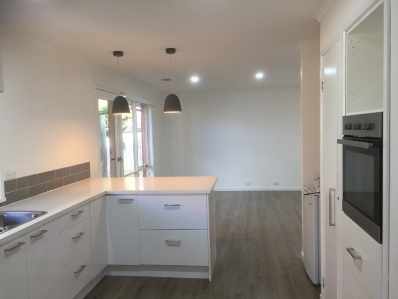 5 Themeda Court, Meadow Heights VIC 3048