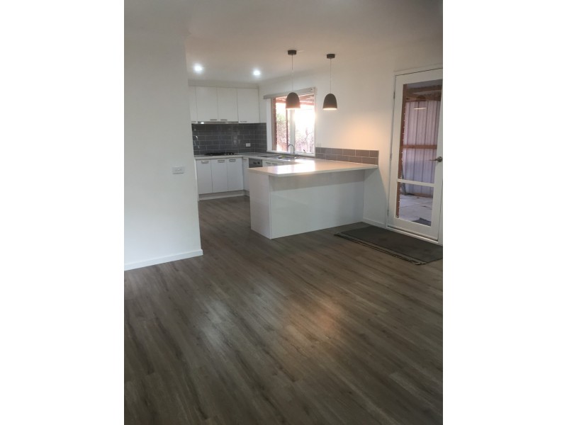 5 Themeda Court, Meadow Heights VIC 3048