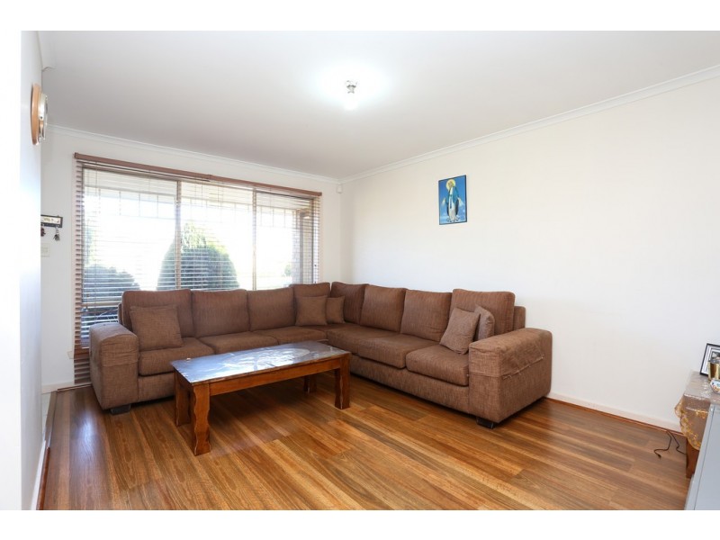 4 Creswick Court, Roxburgh Park VIC 3064