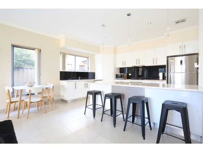 50 Coronet Avenue, Roxburgh Park VIC 3064