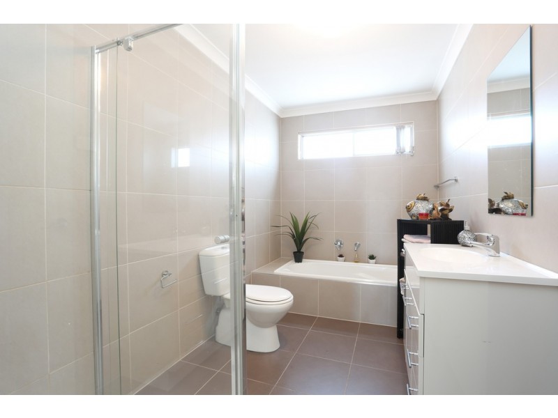 50 Coronet Avenue, Roxburgh Park VIC 3064