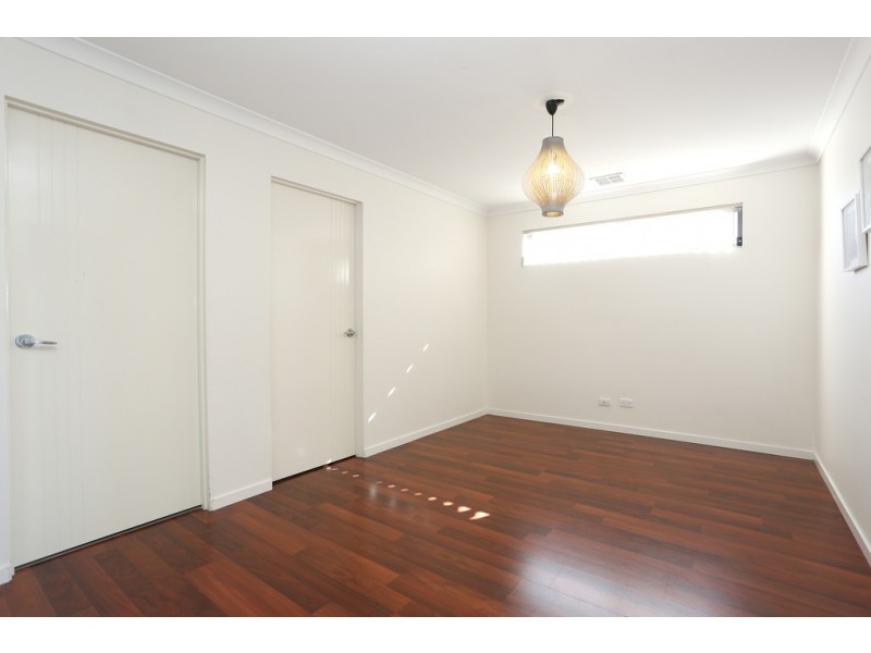 50 Coronet Avenue, Roxburgh Park VIC 3064