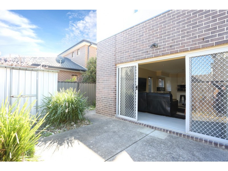 50 Coronet Avenue, Roxburgh Park VIC 3064