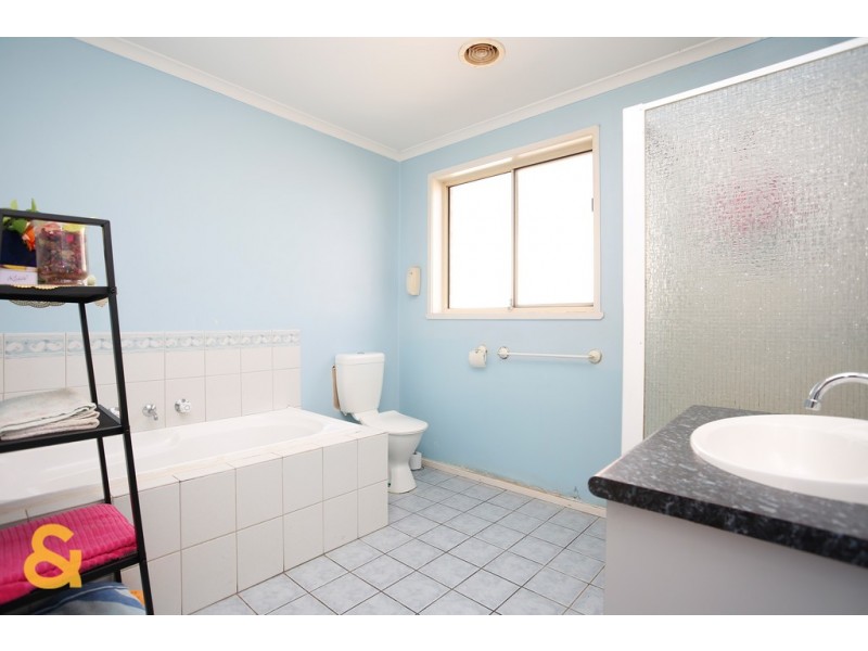 21 Orion Way, Roxburgh Park VIC 3064