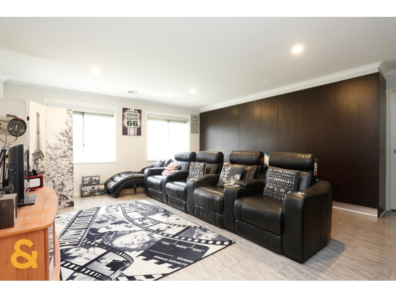 14 Stainsby Crescent, Roxburgh Park VIC 3064