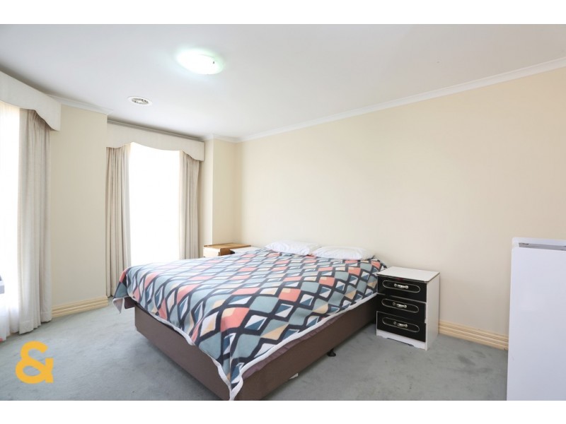 9 Murray Walk, Roxburgh Park VIC 3064