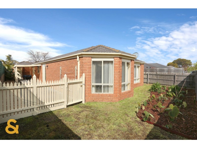 9 Murray Walk, Roxburgh Park VIC 3064